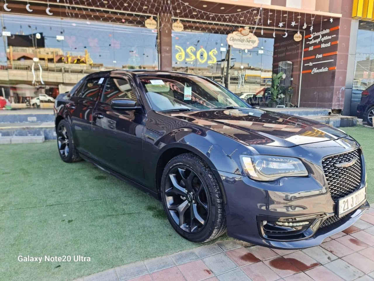 اوبامه للبيع فقط بدون مراوس
لون ع زراك 
شراي اتصل لن مكلف بالنشر 

مديل ٢٠١٧   ماشيه ١٣٠ 

السيارة فاتها سي محدثة إس  

رقم اسليمانيه بسمي 

كشنات كهرباء + جلد 

تخم تاير جديد مع ويل مال ٢٣ 

مكينه كير كفاله حجم المكينه ٣٦٠٠ 

صدر امامي خلفي جديد 

تراي صفر  مذب ربع دينار عليها 

صور حادثها يمك جيك وقتنع عاد اتصل  ابشرط بدون أي داخل بيها جاملغ و بنيد اصفاحها موس لا بارد ولا اشخوط 

مكان🚩 السيارة فلوجه سعرها ١٧٨ وبيها مجال ***********

نص مكتوب في الصور:
- Galaxy Note20 Ultra