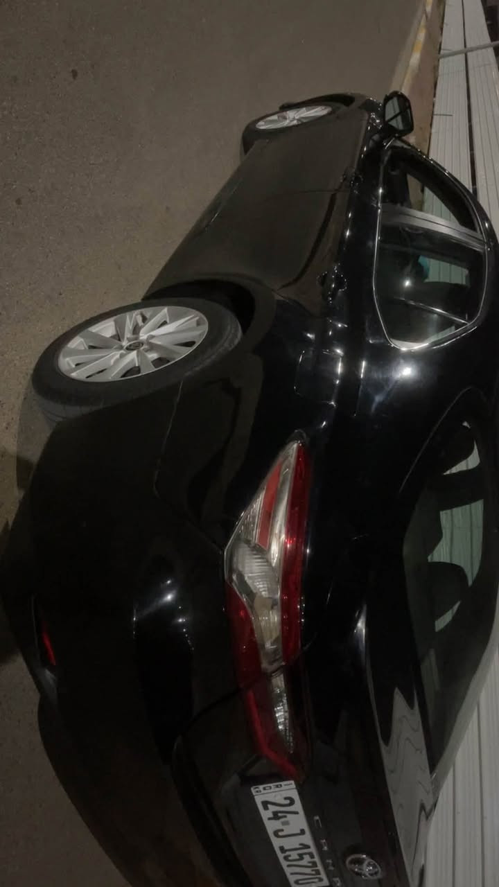كامري ٢٠٢١ le سيارة. حلوه نظيفة حادثها جاملغ خلفي وباب خلفي مبدل بلادي ارباك برده فقط رقم دهوك تحويل او وكالة ثاني يوم 
بجم كبسس ماشية ١٠٤ ميل 
للبيع السعر ١٦٧ وبيها مجال 
صور الحادث موجوده ادزلك واتساب وتدلل
*********** 
اتصال واتساب 
***********
