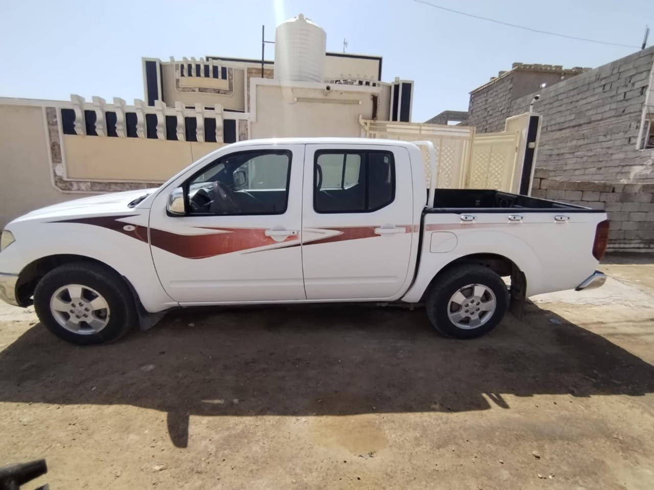 نيسان نيفارا • ٢٠١٣ • اوتوماتيك