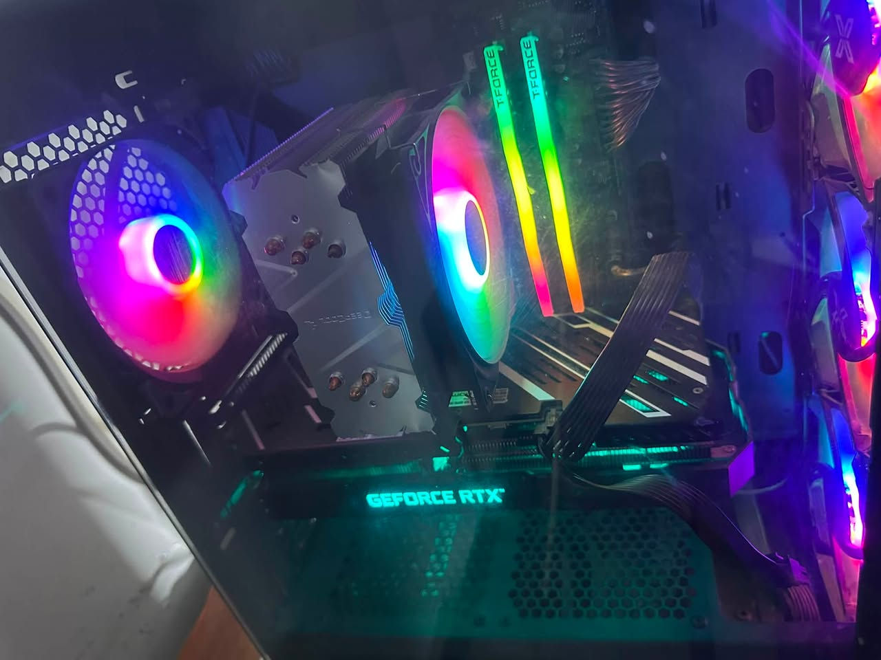 🔥 PC Gaming للبيع 🔥
المواصفات:
✅ كرت شاشة RTX 3060 Ti 8GB
✅ معالج Intel Core i5-12400F
✅ رام 32GB
✅ مذربورد Z690
✅ باور سبلاي 700W
✅ SSD M.2 سعة 256GB
✅ HDD سعة 1TB

📦 كراتين القطع موجودة.
تواصل خاص او واتساب 
***********

الجهاز نظيف وجاهز للاستخدام، مناسب للألعاب الحديثة وبرامج التصميم والمونتاج، وأداء ممتاز على دقة 1080p و 1440p.

💰 السعر: 1,200,000 دينار عراقي
