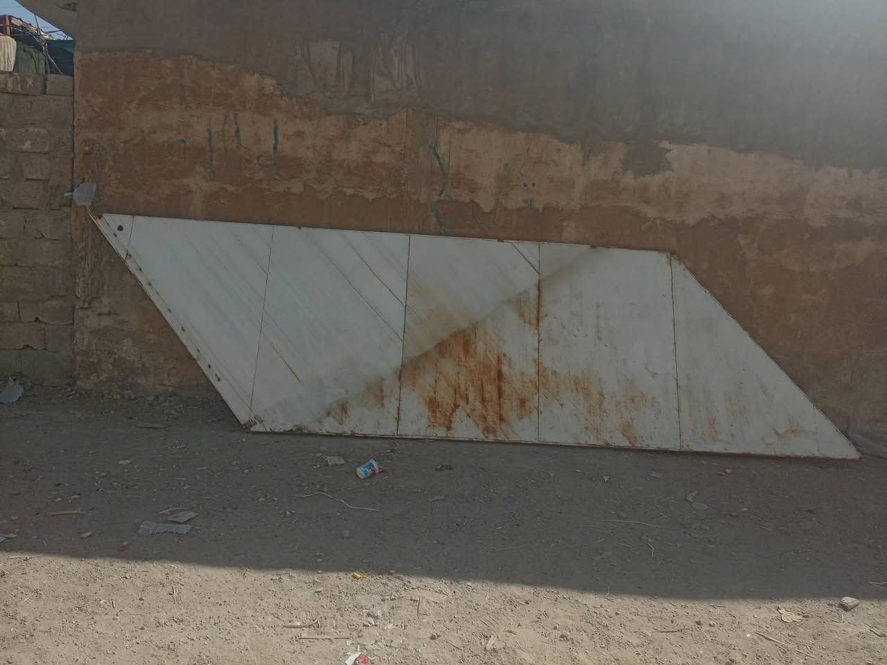 محجر درج للبيع
الارتفاع متر و نص
الطول اربع امتار و نص
الاتصال بالرقم ***********
