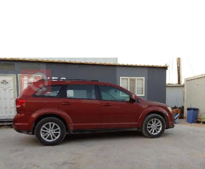 دوج جورني 2013 فئه SXT 
وارد امريكي   
سياره محرك 6 سلندر 3600 المرغوب دبل گزوز
كير محرك بشرط
المواصفات
7 راكب
3 قطع تبريد 
داخل جلد 
تحكم ستيرن 
شاشة حجم صغير بلادي
كشنات جلد 
حساس خلفي 
بصمه ابواب 
بصمه تشغيل 
باقي المواصفات 
معروفه 
كروز سرعه 
سياره رقم بغداد الجديد بسمي تحويل ثاني يوم
***********
السعر 95. 
مراوس حسب القناعه 
مكاني بغداد
