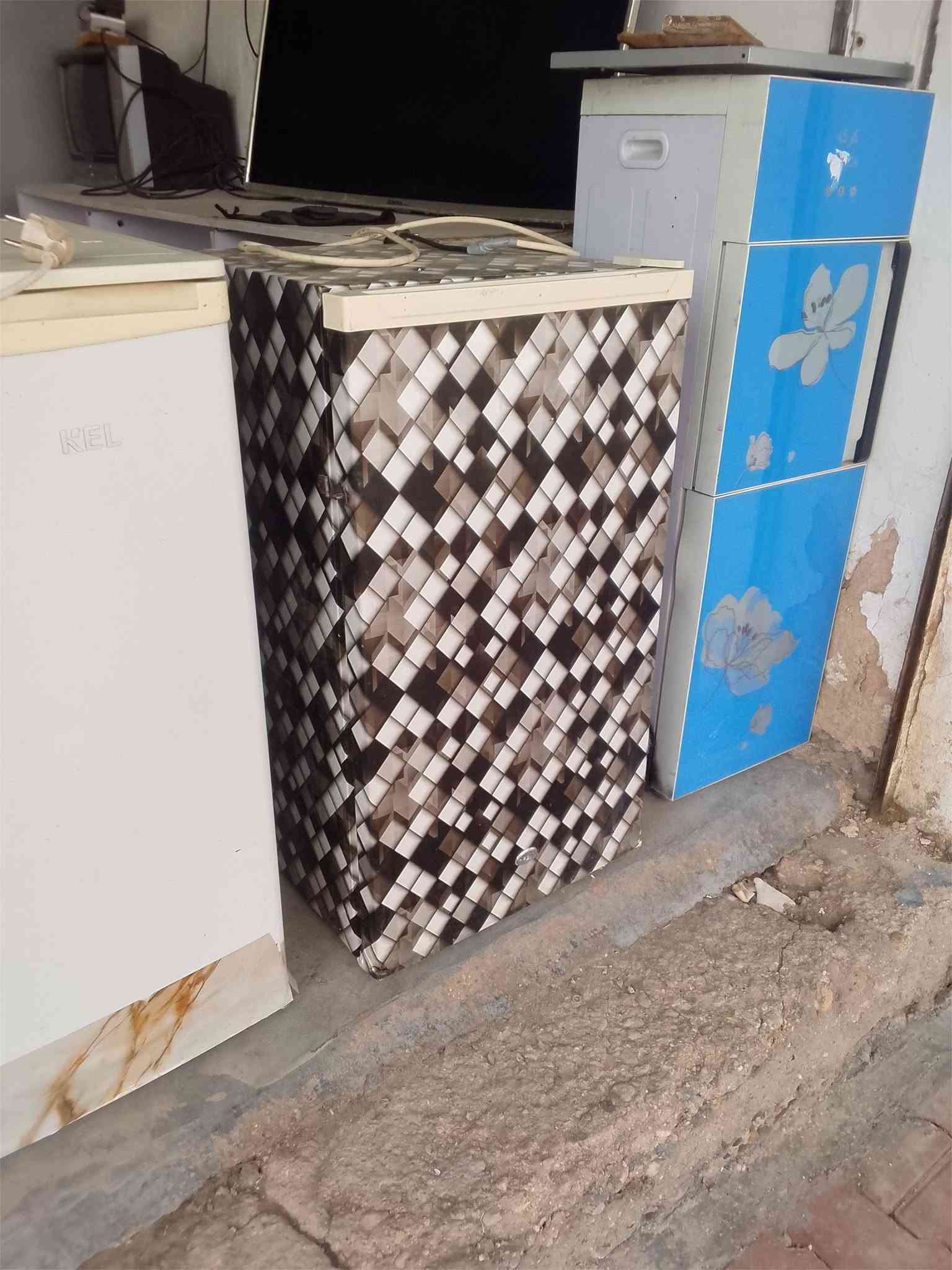 أغراض مستعملة • بيع وشراء • التأميم ٨ شباط