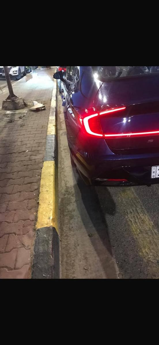 سوناتا Sport Plus 2022 فل مواصفات
للبيع بسعر 143. وبيه مجال 
🔹 محرك 4 سلندر 1.6 تيربو
🔹 ماشية 28 ألف ميل (حوالي 45 ألف كم)
🔹 بدون إيرباك
🔹 بانوراما
🔹 تشغيل عن بُعد
🔹 بصمة أبواب وتشغيل
🔹 مواصفات فل أوبشن بعد بيها موصفات هواي
🔹 السيارة نظيفة جداً
🔹 حادثهة، والحادث موضح بالصور
🔹 تحويل ثاني
📍 الموقع: بغداد – الوزيرية
📞 للاستفسار: ***********
