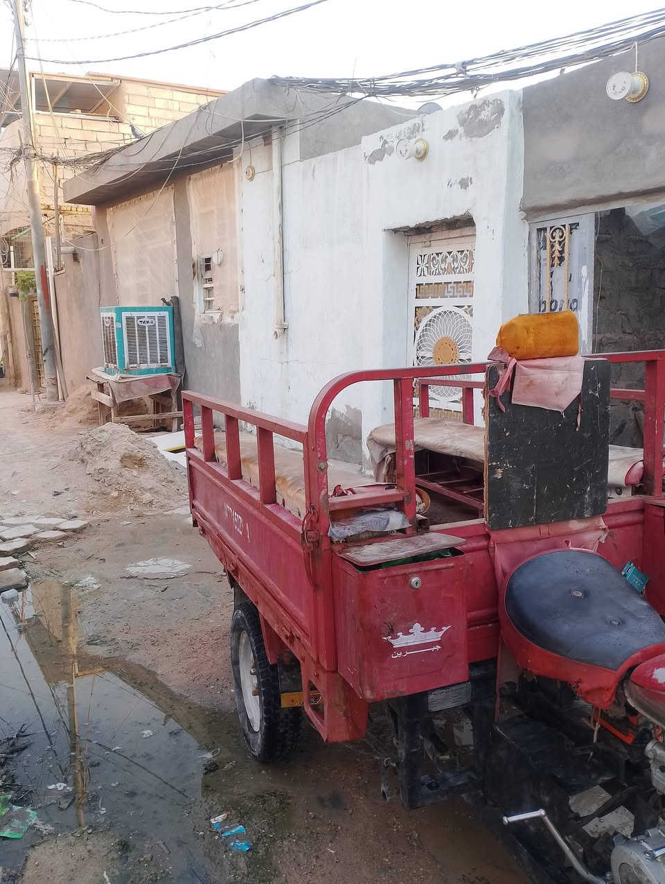 ستوته حمراء موديل 2019 جبرين للبيع المكان نجف حي الرحمه الستوته رقم سنويه بس الرقم ضايع وسويت رقم شبيه راعيها اخويا بعد ما اعرف تداور يطوك رقم ما اعرف هذا الموجود تعبر سيطرات وين متريد سنويه حقيقيه موجوده السعر ١٣٠٠وبيها مجال ***********
