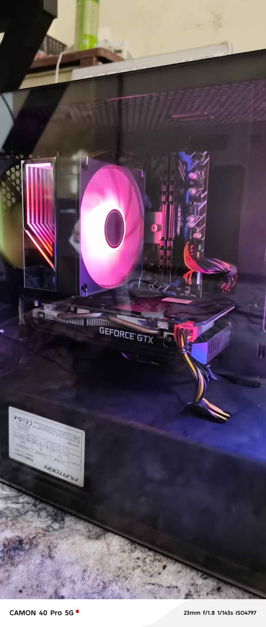 سلام عليكم
Nrx 335$
GPU: GTX 1660 SUPER 6GB X2 FAN (AXLE) 
CPU: RYZEN R5 2600 6CORE 12THREAD 
RAM: (2×8) 16GB DDR4 BULLET 3200MHZ 
HARD: SSD 256 GB 
MB: A320M-VH SOYO
POWER SUPPLY: 500W PLATOON (NEW) 
COLER: KF420 RGB 
CASE: (BLACK) SAMA X3 FAN أربيل, العراق

نص مكتوب في الصور:
- CAMON 40 Pro 5G 23mm f/1.8 1/259s ISO3994
- CAMON 40 Pro 5G
- 23mm f/1.8 1/143s ISO4797
- CAMON 40 Pro 5G 23mm f/1.8 1/252s ISO3998