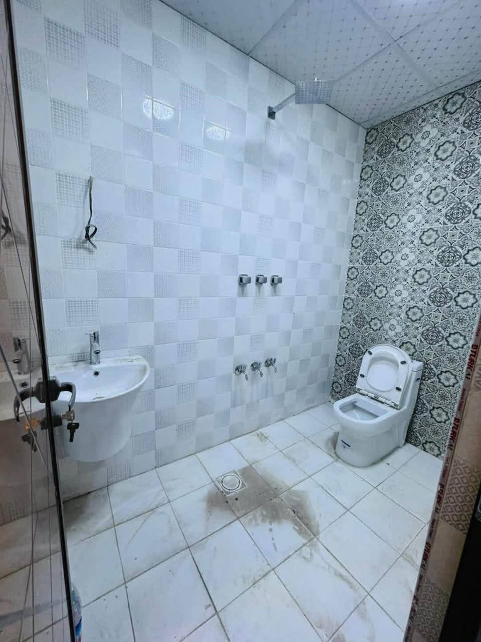 🏠 بيت جديد للإيجار في السيدية

📐 المساحة: 50 متر

🛏️ 2 غرف نوم

🛋️ صالة

🍳 مطبخ

🚿 خدمات

📍 الموقع: السيدية – خلف شارع النخيل

💰 الإيجار: 800 ألف

للاستفسار ***********
