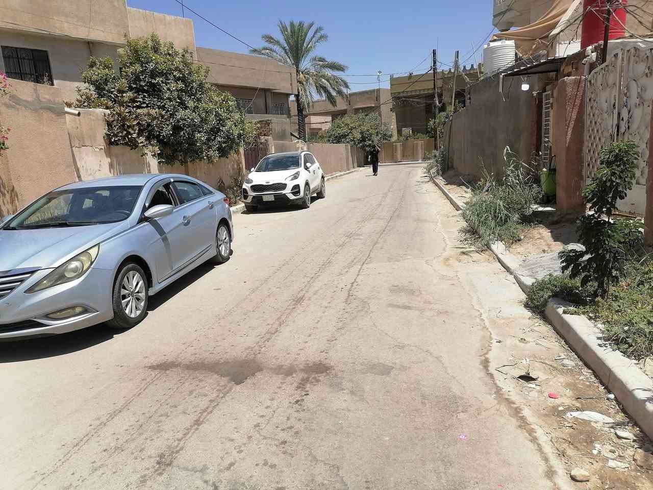 السلام عليكم بيت مساحته 170 أو 160 طابقين 4 غرف نوم البيت بلكرامه خلف مجمع الضامن أو أسواق ركن العائله طابو زراعي واجهيه 11م سعره 270 بيه مجال للاستفسار *********** واكو 100 متر بصفه لبيع طابقين السعر 160 للاستفسار ***********
