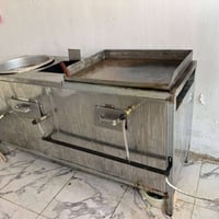 غراض مطعم • للبيع