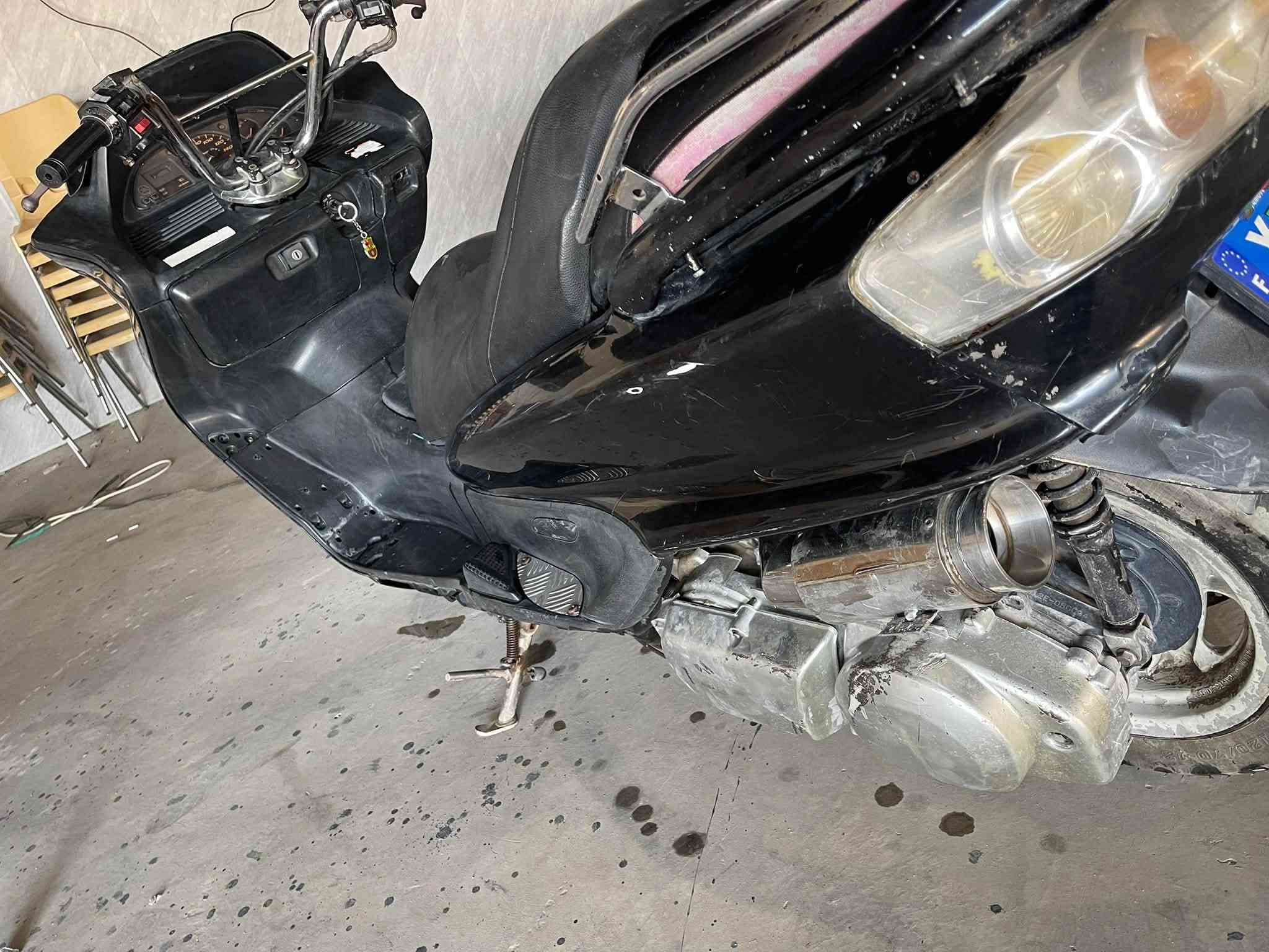 سلام عليكم دراجه ماجيسته  للبيع  او مراوس ب14دراجه نشطه وكفراتها نظيفه محركها 250cc فول دراجه مفوله وتايراتها جدد اكتب تعليقك واني اطبلك مكاني بغداد
