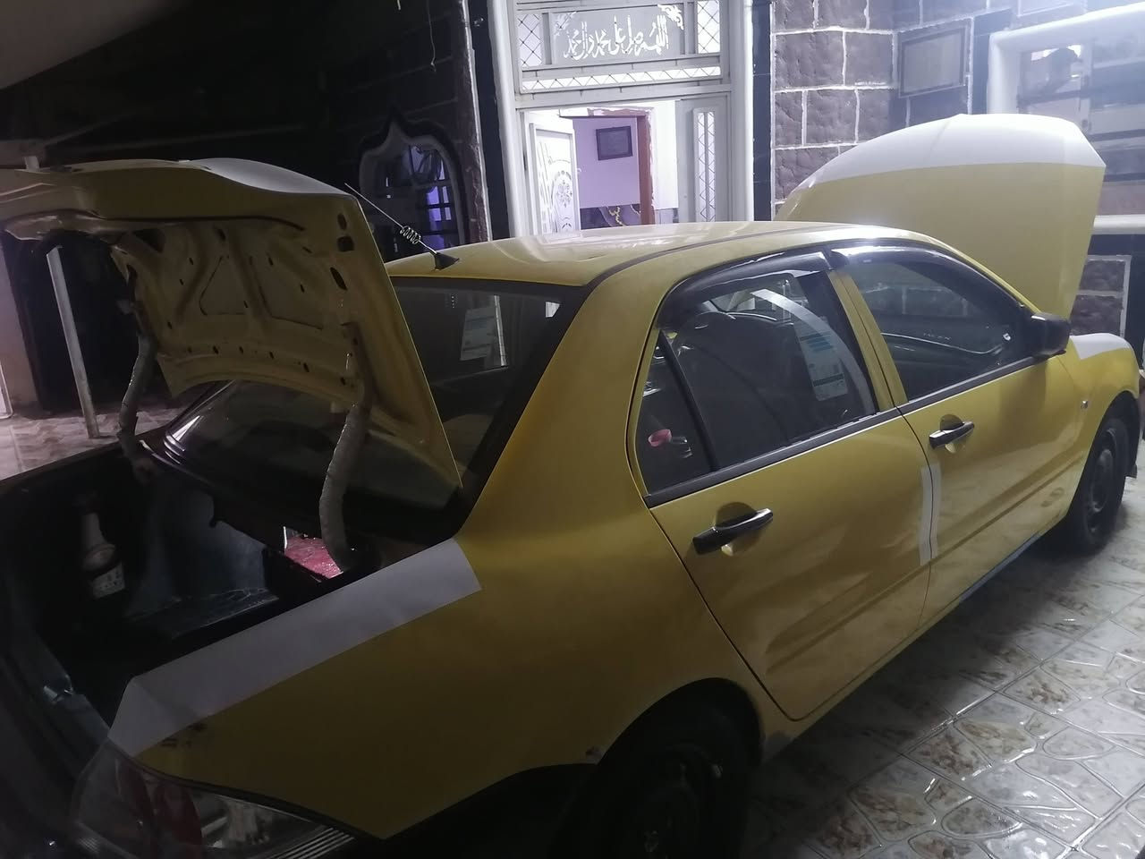 سلام عليكم لانسر ٢٠١٠ مكفوله رقم بغداد مكينه 2000مكفوله هيه ولكيرحدايديه فول برقي ماناقصه جواله سنويه 27بسمي تبريد الثلج السعر 75 وبيها مجال شي قليل ماجاوب خاص  العنوان بعقوبه الكاطون الرازي ابو رباح رقم الهاتف ***********
