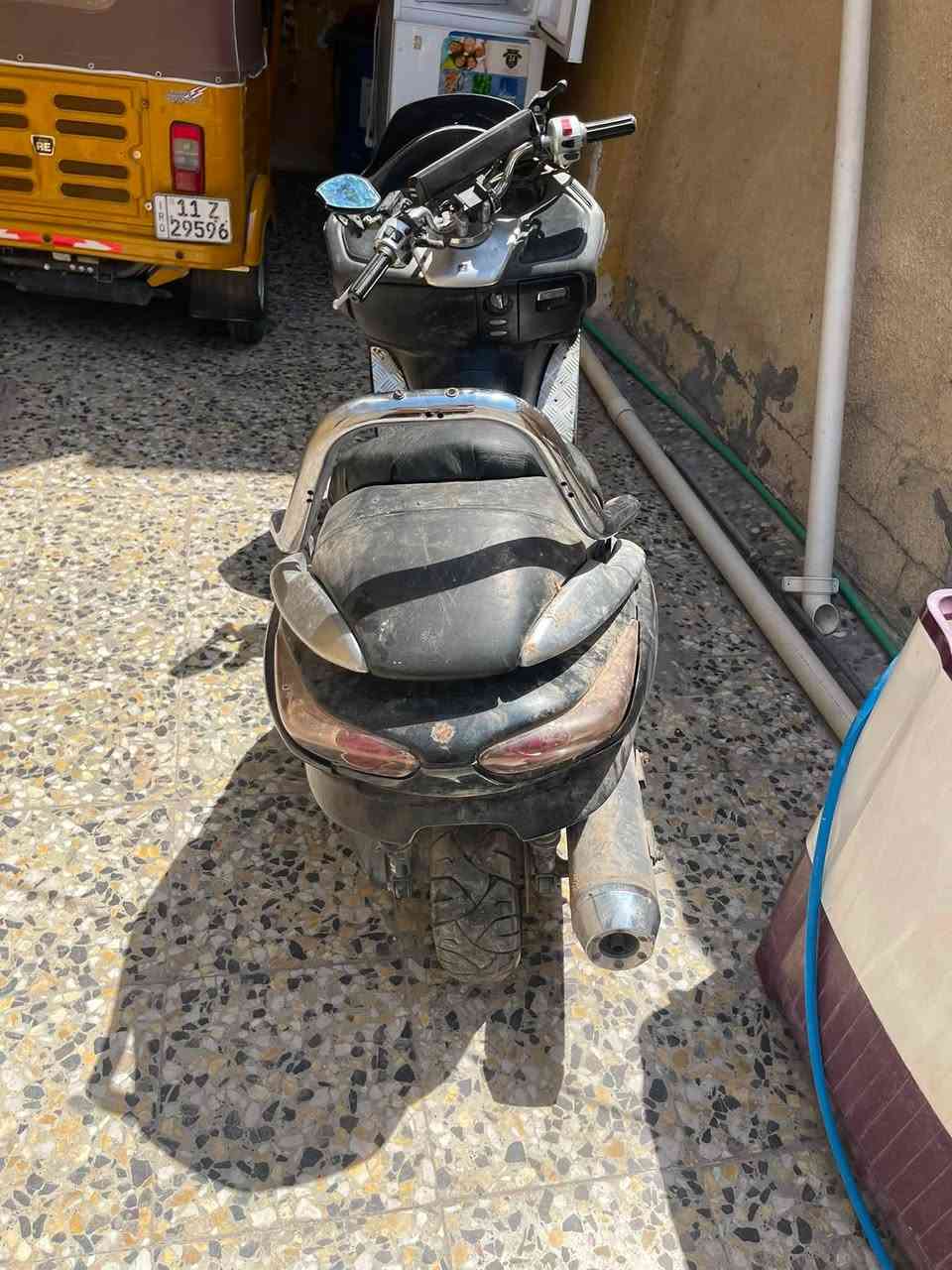 مرخصت الادمنيه درجه صفر ثمانيه محرك كفاله تشغل وتطلع مكاني بغداد حي المعالف السعر ٥٥٠ للستفسار ***********
