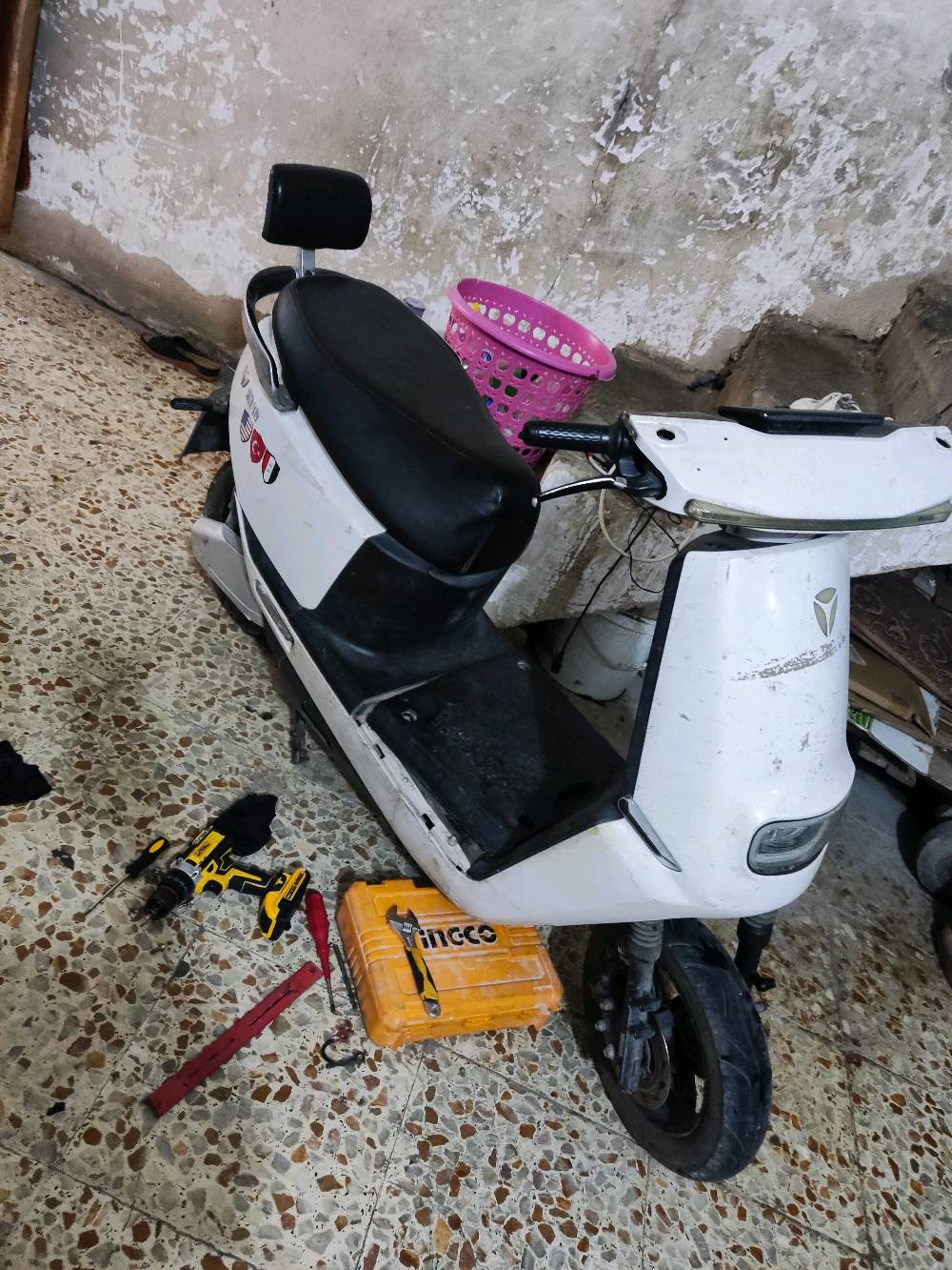 دراجه شحن للبيع بدون بطاريات او شاحنه 150
***********