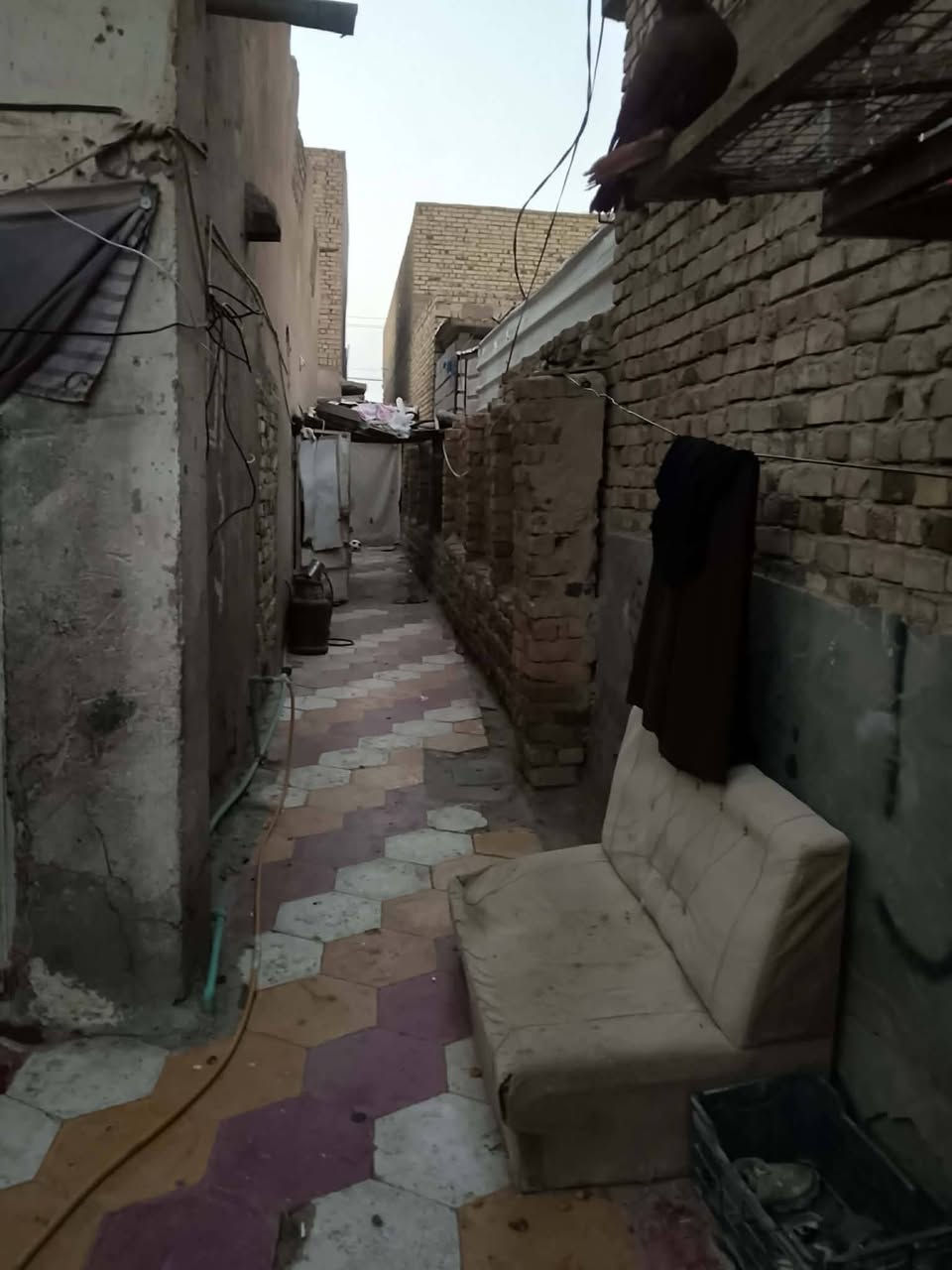 بيت للبيع حي نهضه ثالثه قرب سوق أبو جميغ مساحه 400 بناء قديم للاستفسار ***********
