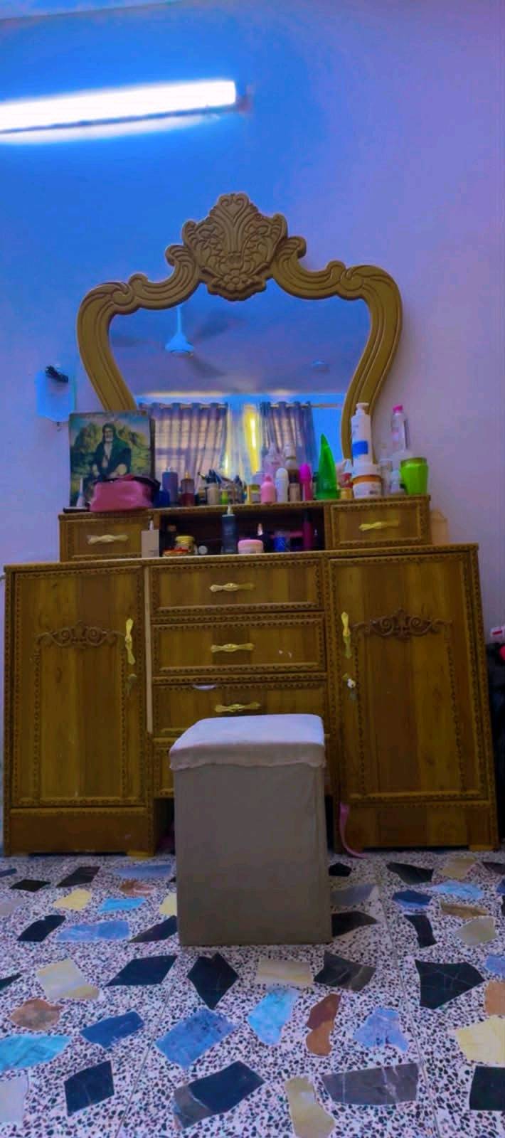 غرفة نوم • ٦ أبواب • كنتور ٢ أبواب
