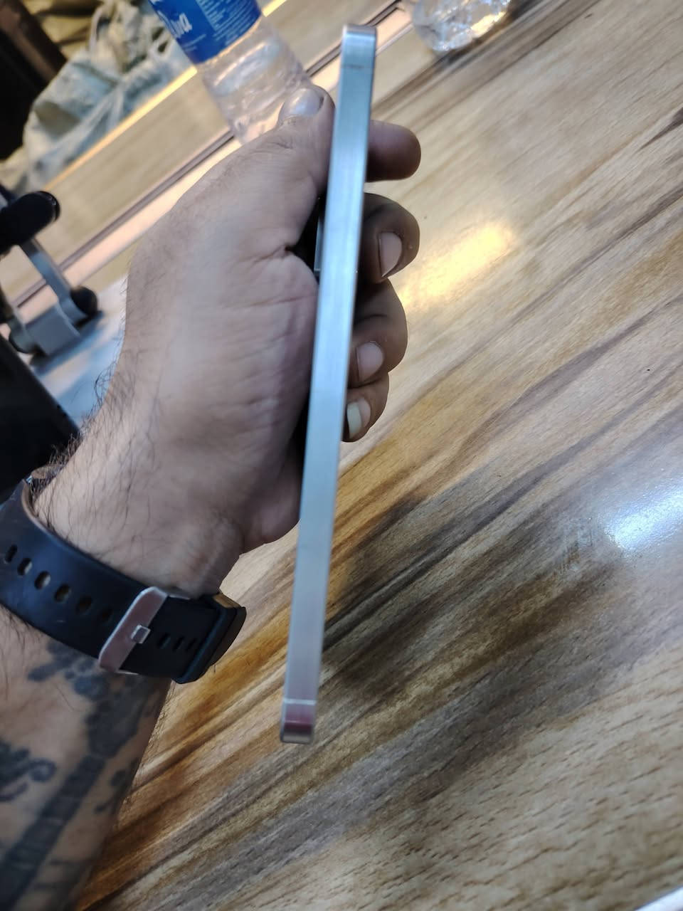 Samsung Galaxy A56
مكلف بنشر التواصل واتساب 751 291 2196

نص مكتوب في الصور:
- العناية بالجهاز رائع! لقد تم تحديث تقرير العناية الخاص بك. تعرف على ما فعلته خدمة العناية بالجهـاز للحفاظ على هاتفك بحالة جيدة. البطارية ٨٨% بقي ١٤ س ٢٨ د مكان التخزين ٥١% مُستخدَم ١٣٠,٧ جيجابايت | ٢٥٦ جيجابايت الذاكرة ٥٠% مُستخدَم ٤ جيجابايت | ٨ جيجابايت حماية التطبيق غير مفعل الأداء التحسين التلقائي