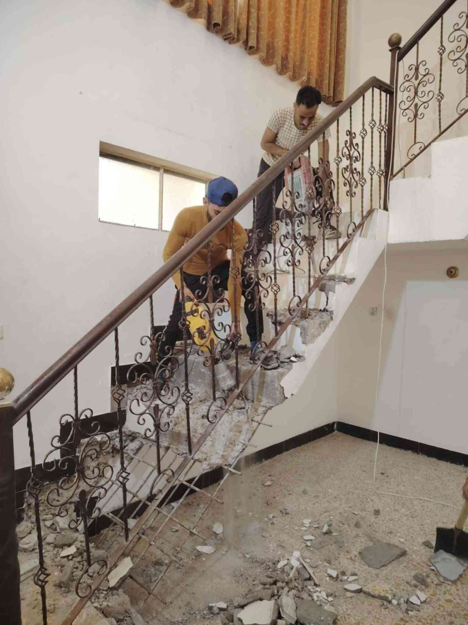 كادر عراقي ابن بلدك وشرط شغل درجه اولى وستلام مهندسين ركز مو مهندس مهندسين شكم خلفه تريد 123456موجودين تطبيك كافة السيراميك وأرضيات الكاشي والمرمر  والبورسلين والدرج وأعمال  الترميم وعمل لوح البورسلين شغل درجه اولى كادر  مكان العمل محافظات   واتساب مفتوح ***********
جدران ب8
الارضيه 7
شرط استلام مهندس وبيك خير وتدلل

نص مكتوب في الصور:
- Shot on AWESOME A70