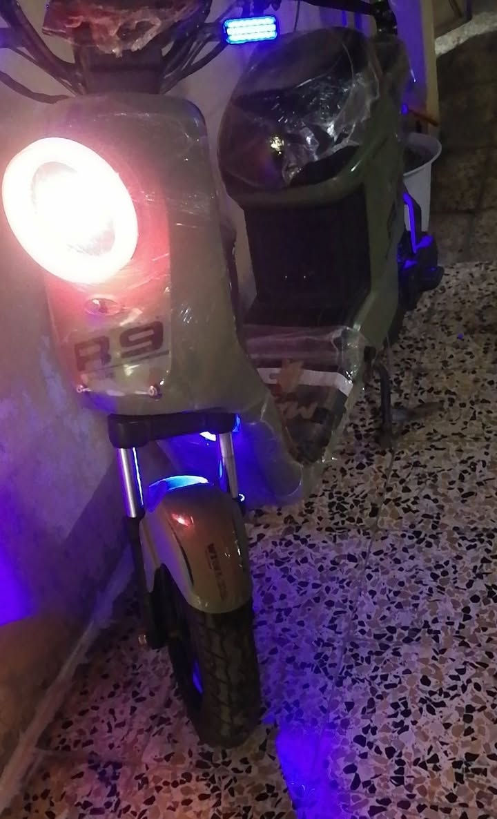 ماطور شحن ار9   6بطاريات كلو شغال وشرط لايت اشاير هورن سويجين+بصمه ماطور نضيف حيل ومابي شي سعر 420 وبي مجال حك جيه شراي تعال واتساب***********

