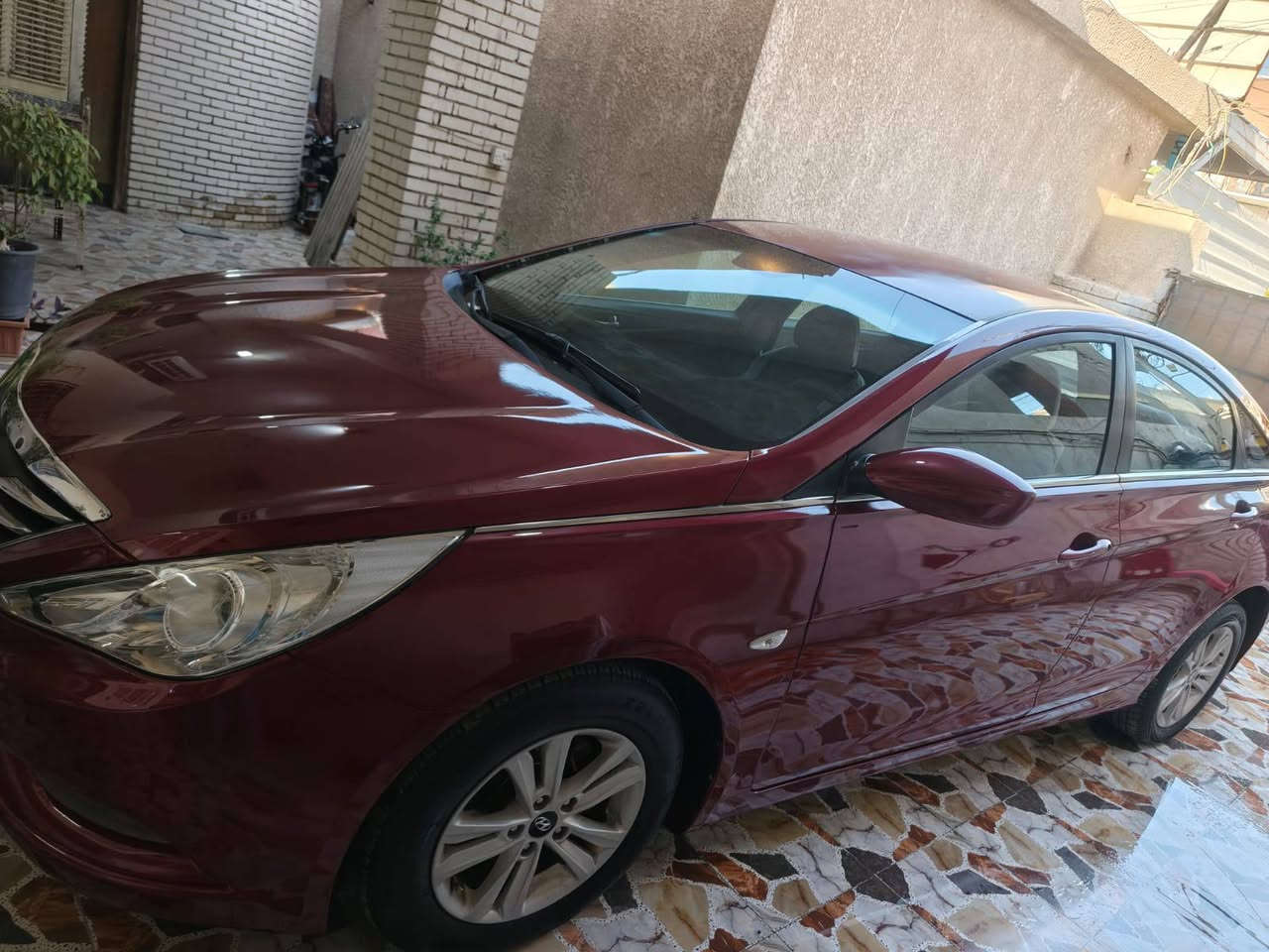 سوناتا خليجي موديل 2011رقم بغداد دولي باسمي للاتصال *********** سياره جديده مكفوله من الضرر بيه فقط صبغ حزام اثر جرد  محرك دوش 2000تبريد ثلج قطعتين  محرك جديد مشدود كامل صدر أمامي خلفي جديد على أيدي سياره جاهزه العنوان بغداد السعر 94 بغداد, العراق
