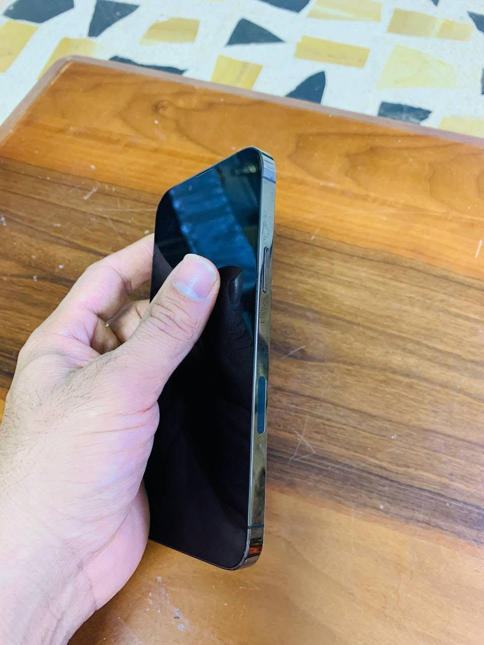 ايفون 13 بروماكس
جهاز مامفتوح ومايعبر هوى كله نورمال بيه فطر بالظهر فقط
ذاكرة 256
بطارية 92%
تك سيم
نموذج M

سعره 650
***********
***********
