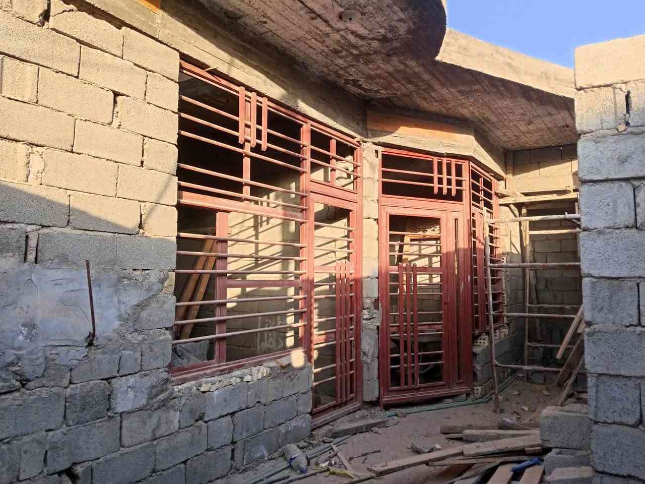 هيكل بلوك زراعي زقاق 1  قرب قطع موضفين الامانه يبعد عن التبليط مال شارع 40 خمسين متر 100 متر طابق ونص 10×10 ماء كامل الكهربائيات موجوده غير موسسه السعر 40 قفل مستعجل علبيع للاستفسار الاتصال او مراسله وتساب ***********

