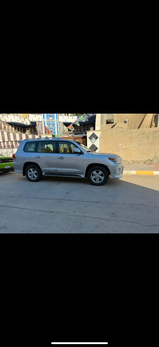سلام عليكم شباب لاندكروز 2014محرك 6سرندر)رقم بغداد تحويل مباشر جاهزه ومكفوله من ضربه بيه بارد فقط ماشي 180الف 
شراي يتصل وتدلل (واسط )***********
