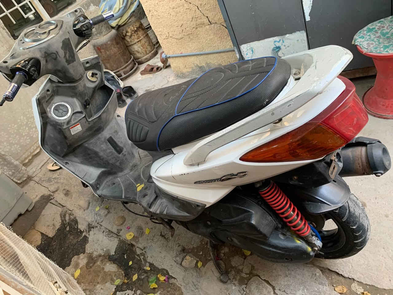 سكنس فحل نوزل شغاله وكامله كلها مكفوله فقط بيها خربطه والمحرك يرادله تفيلس السعر 450 وبيها مجال المكان بغداد يم جزيره بغداد السياحي ***********
