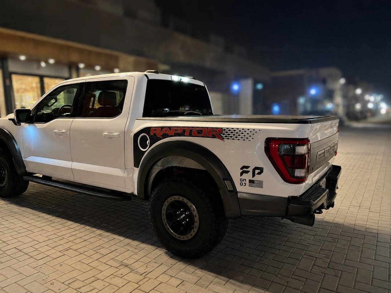 🚘 للبيع | Ford Raptor – قطعة نادرة
إذا تعرف شنو يعني Raptor…
فإنت تعرف إن هالسيارة مو للجميع.
📌 الموديل: 2022
📌 المنشأ: خليجي
📌 المحرك: 3500 Twin Turbo
📌 الممشى: 46,000 كم
📌 الحالة: فوق الممتاز – استخدام شخصي
🧾 الفحص:
✔️ مفحوصة
✔️ مكفولة على وضع الوكالة
✔️رقمها اربيل
✨ المواصفات :
▪️ Raptor Package كامل
▪️ إطارات أوف رود
▪️ إضاءة أمامية مميزة
▪️ ثبات عالي + أداء رياضي
▪️ هيبة طريق واضحة من أول نظرة
وبعد بيها مواصفات ما يسعها منشور
💬 السيارة ما تنوصف… تنساق.
💰 السعر: 65,000 دولار
(قابل للتفاوض للجاد فقط)
📍 الموقع: بغداد 
📞 التواصل: ***********
