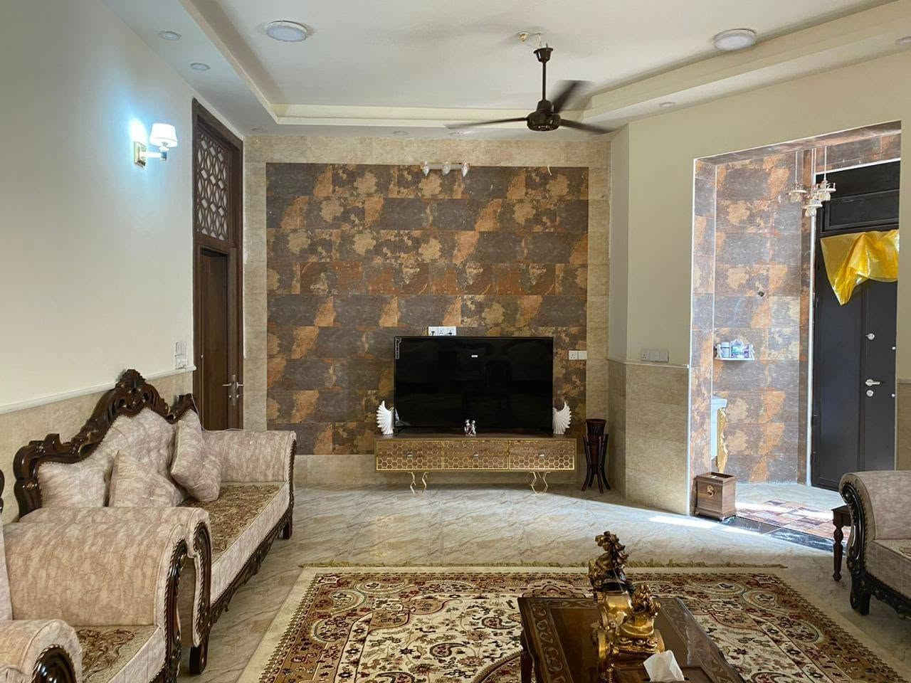 حي البلديات • ٢٥٠م • خمس غرف