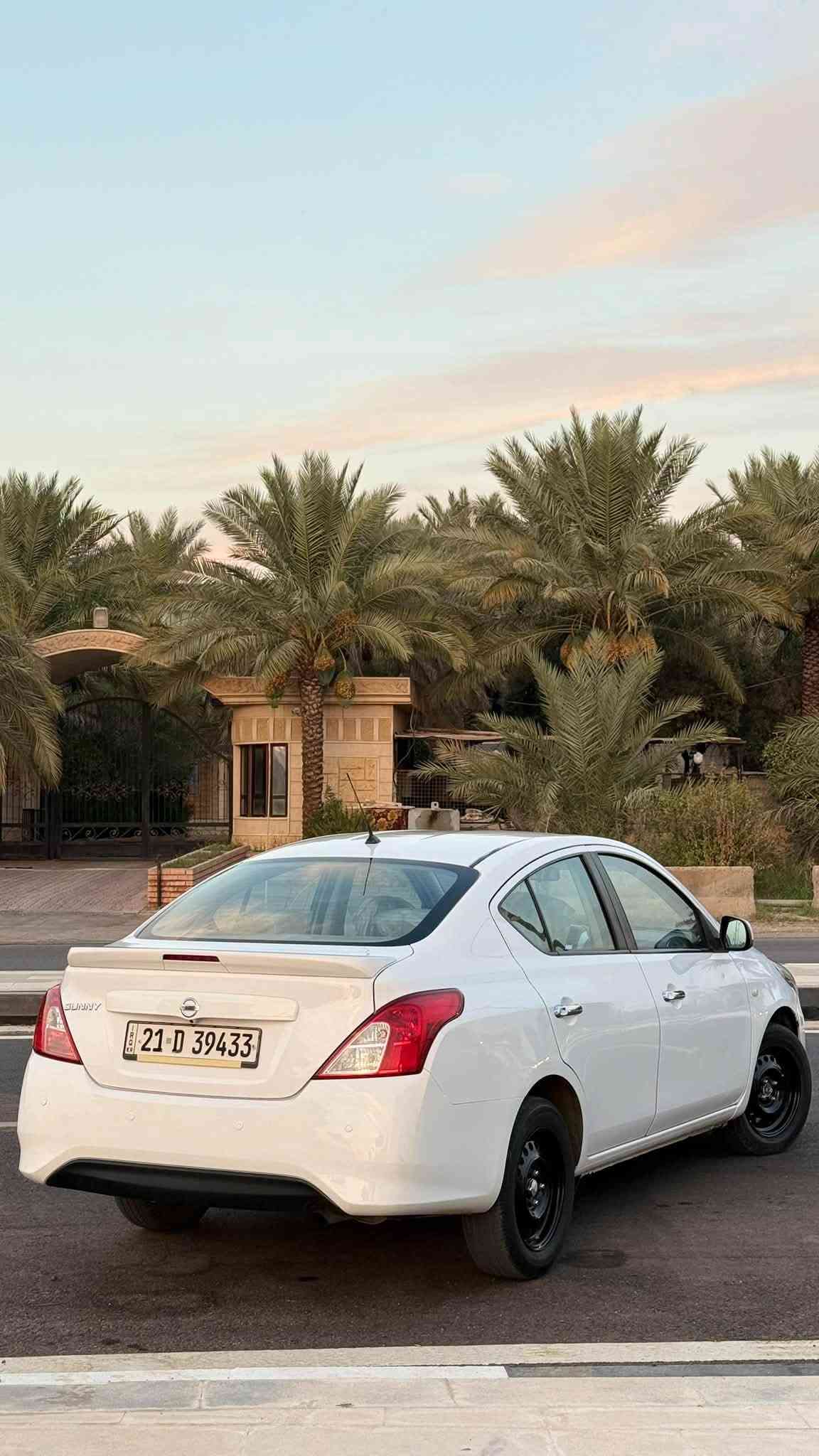السلام عليكم
سني هندي 2021 بليتة الزركة
مكفوله بدون صبغ 
والسونار مرفق بالمنشور السيارة جديدة كلش

رقم سليمانية باسمي شرط التحويل ماشيه ١٠٦  الف
وهزه وبراد ورقم جديد 

دوشمة جديدة 
تخم تاير جديد
شاشة
كامرة
حساس خلفي
بلاجكتور
سياره جديده مناقصة اي شي 
حتى دهن جديد

السعر ١٠٧  وبيها مجال بسيط 

للاستفسار الاتصال على الرقم  *********** 

ديالى / خانقين
