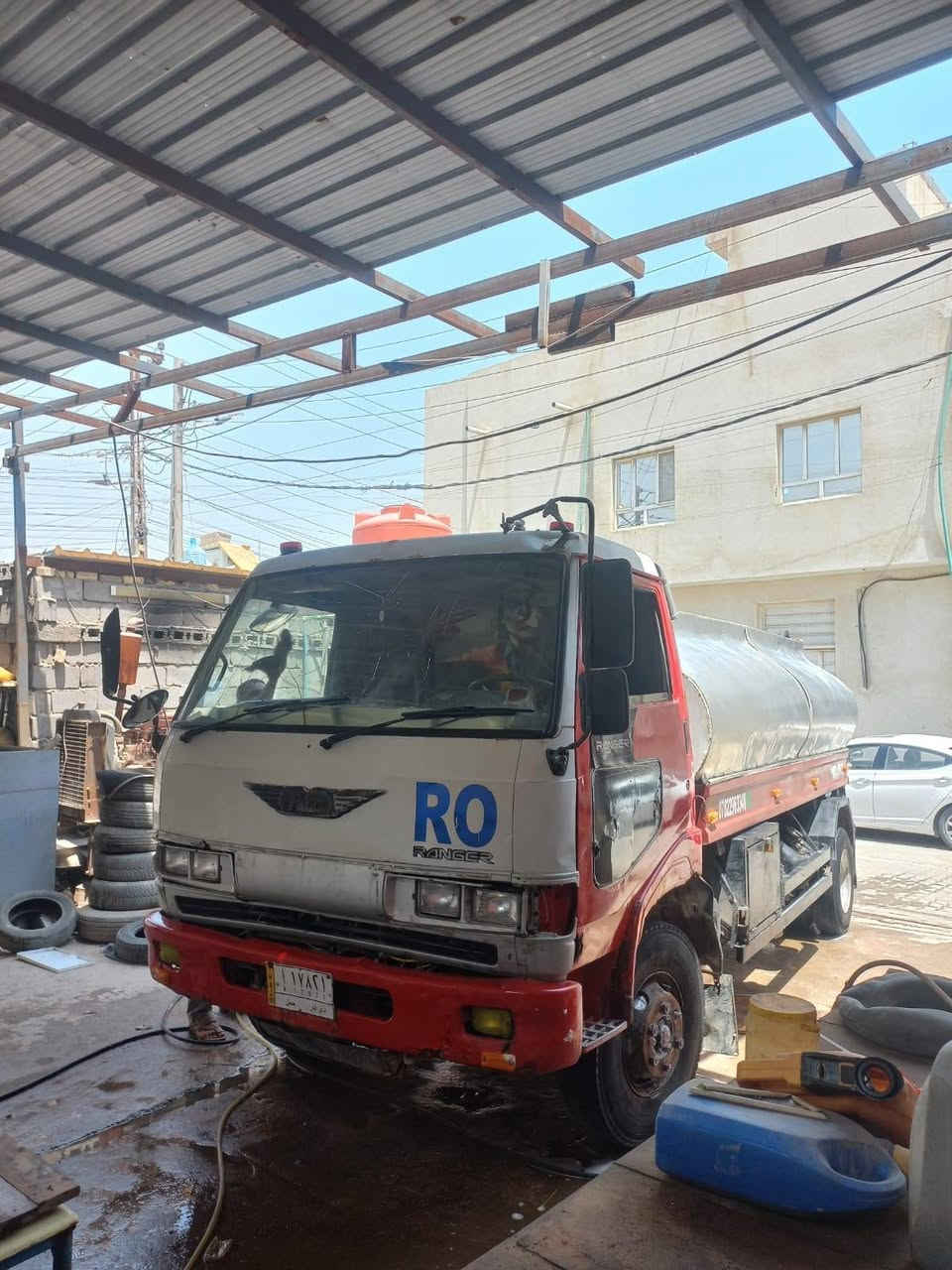 السلام عليكم من رخصت مدير الكروب 
تنكر هينو طيره حجم 60 
8طن مشروع وطني 
رقم ذي قار الماني 
جاهز من كلشي 
رقم ***********
العنوان البصره أبو خصيب
