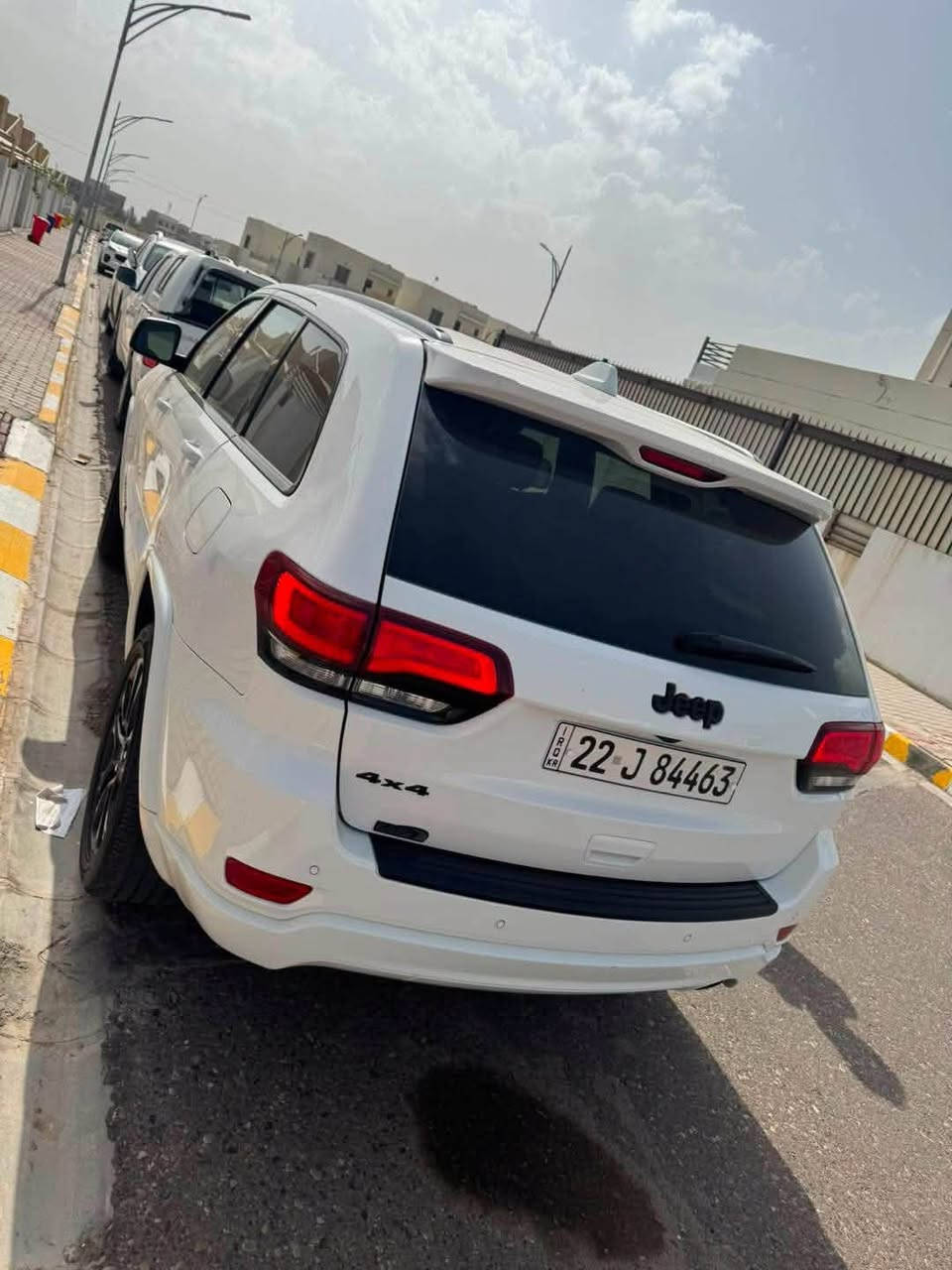 🚙 للبيع | جيب أمريكي جراند – موديل 2022
📍 الموقع: تكريت

مواصفات السيارة:

* 🇺🇸 جيب أمريكي جراند

* 📅 الموديل: 2022

* ⚪ اللون: أبيض

* 🛣️ الممشى: 80 ألف ميل

حالة السيارة:

* الضرر: تبديل بابين جهة الراكب (عكس السائق) بأبواب أصلية بنفس كود باقي القطع.

* السيارة بحالة جيدة.

المواصفات:
ر
✅ فول مواصفات (عدا السلايت)

✅ حساسات أمامية وخلفية

✅ كاميرات

✅ رادارات

✅ نظام توقف ذاتي

✅ تدفئة وتبريد للمقاعد

مراوس بتاهو شهداء والفرق نتفق عليه

2022 او 2023

الاتصال 
***********
