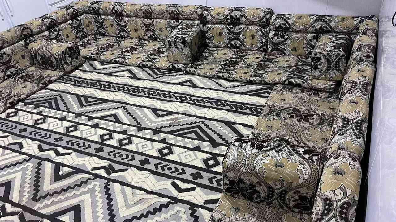 جلسة سعودية • ٨ مترات • ٤ دواشك