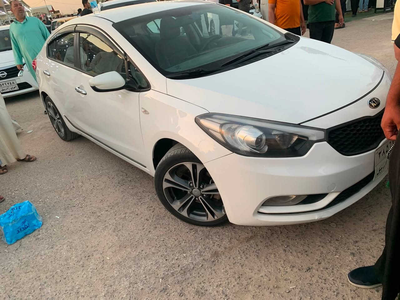 سيراتو موديل٢٠١٥ كفاله  اربيل عميه فول تحكم دكمتين اربعه دسك تحكم لايت حساس اطارات شاشه كامره اي بي اس مانع انزلاق مكان نجف  حي العكسري السعر١١٥ وبيها مجال ***********
