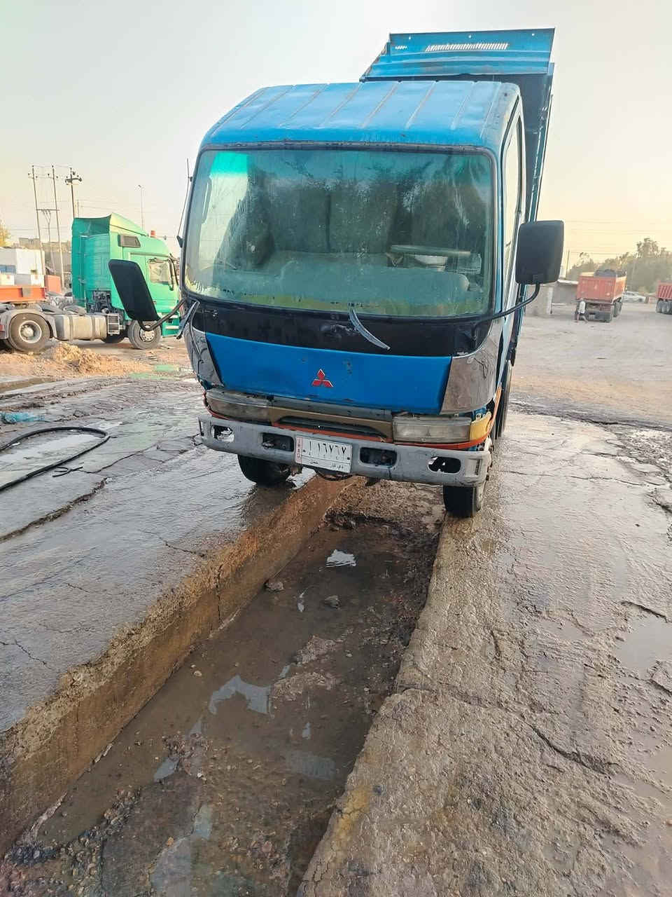 سلام عليكم كنتر البيع موديل 94 فحل سياره جاهزه الشاصي مكفول المكينه 33 رقم ذي قار سنويه 2027 سعره 125 وبيه مجال حك الجيه مكان السياره بل نجف وهاذه رقمي ***********
