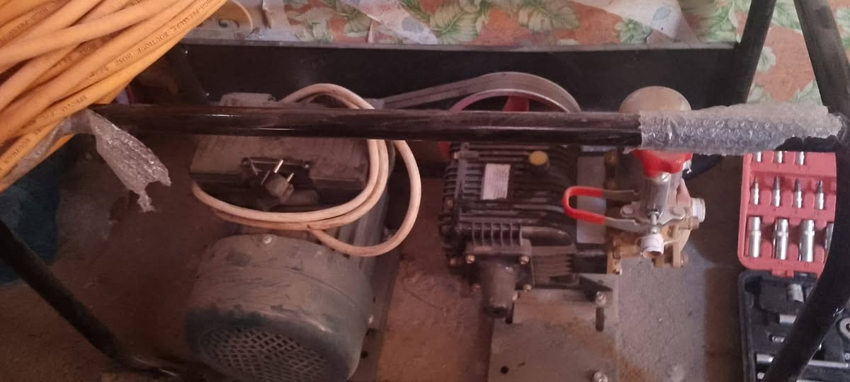 السلام عليكم عندي غراض مال بنجرجي محل كامل كوبريسر وخالعه وربات 4مترات ميوزه عدد3العرض3امتار الطول مترتين+دريل مضغة غسل +عدت دريلات شحن +دريل هواء+چك 3طن+مدگات عدد2+باتري مولد+صوندات هواء+كيچ هواء عدد3+مولد كيا 
السعر خاص اتصل على الرقم 
***********
