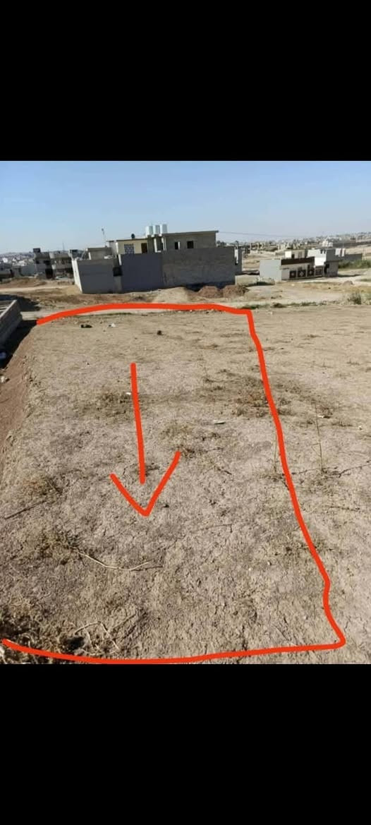 السلام عليكم عندي نصف قطعه جمعية غرفة تجاره مساحه 120 متر واجهة 6  عمق 20 ورقمها 3286 وبيها وصل بلدية ومفروزه تفاصيل مراسله خاص او اتصال على الرقم ***********
‏‪‏‪***********‬‏
