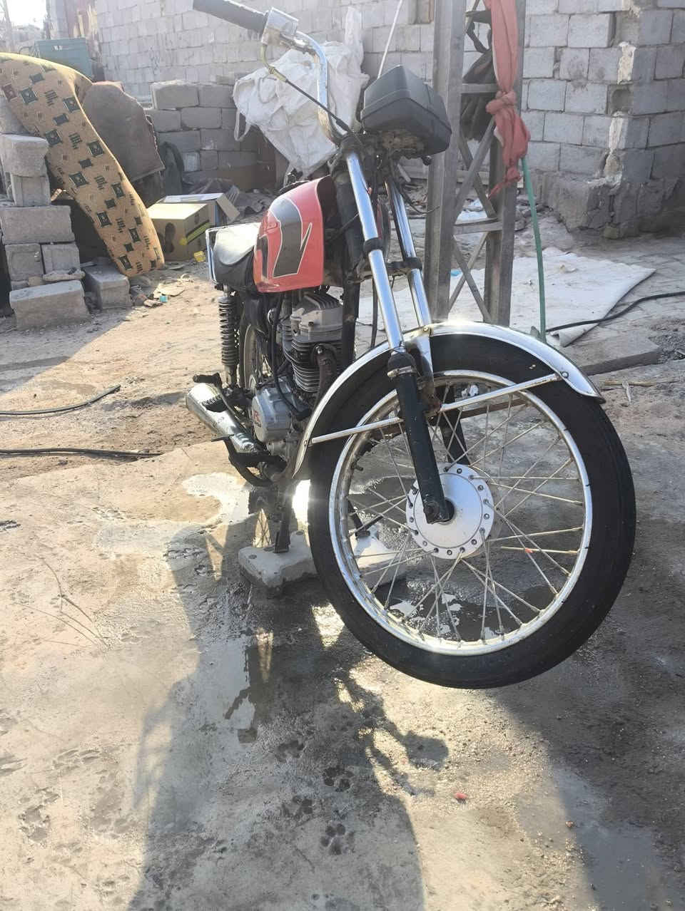 للبيع سعر 250 وبيها مجال قليل  ادوات ادوات ادوات  محرك مجفت قبل سبوع كلشي اصلي جديد العنوان بصره تنومه.  ***********
