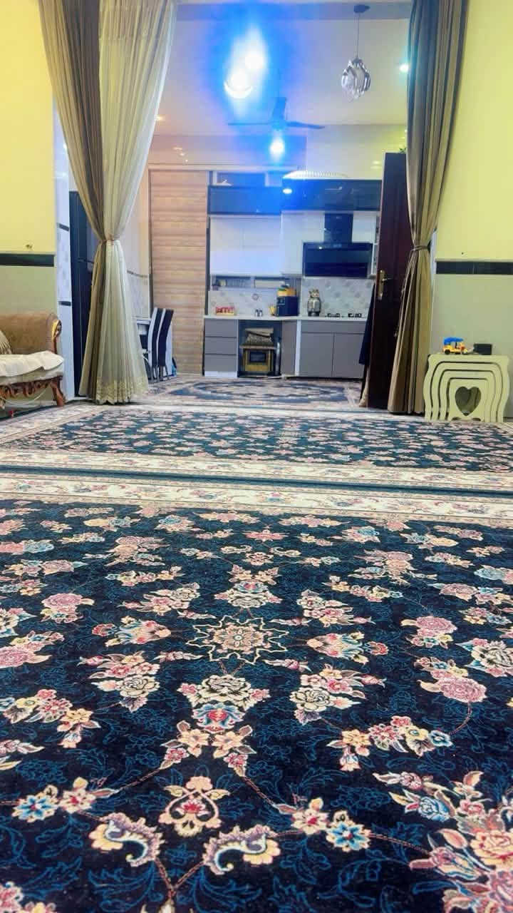 السلام عليكم يوجد بيت للبيع جنس العقار طابو زراعي سند 25المساحة 130 متر بيع مع الاثاث الاثاث كله اسباني درجة اولى البيت طابقين جديد بناء حديث  طريق حلة ديوانية منطقة الدبلة يبعد عن الشارع الرئيسي 50 متر 
للاستفسار الاتصال ع الارقام التاليه
***********
***********
