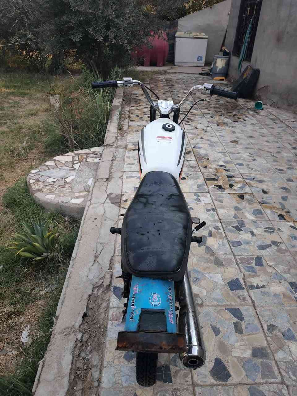 سلام عليكم اربعه كير مديل 18 شرط مامفتوحه فصله شلعه معدل لانضوح ولاتبخير والمكينه كفاله والدراجه ماعوزها شي رايدها 300 وبيها مجال بسيط *********** متواجد واتساب

