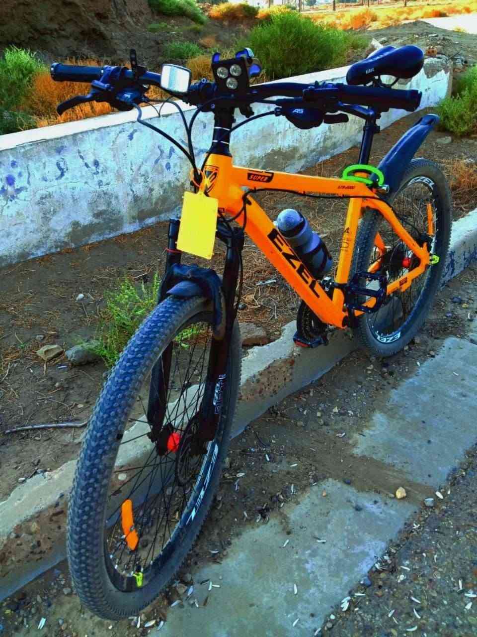 ينباع لو اطيه لبو العتيك.. 

السلام عليكم ورحمة الله متوفر... 

بايك Bike _ بيع فقط.. 
الحجم القطعه 27.. 
المعدن فول آلمنيوم.. 
الوزن (وزن البايسكل) 13 كيلو.. 
نظام المكابح هايدروليك..
تبديلات البكره (الكير) خلفي 9 نمره امامي 3 نمره(9_3).. 
اللون اصفر مشبع..
دبلات مقاومه اماميه.. 
يتحمل وزن من 50 _  150 كيلو.. 

البايسكل كلش سلس وسريع بلقياده بعده وكاله مداخل تصليح استخدام اقل سنه نظيف بعده يلمع تواصل واتس آب

***********
