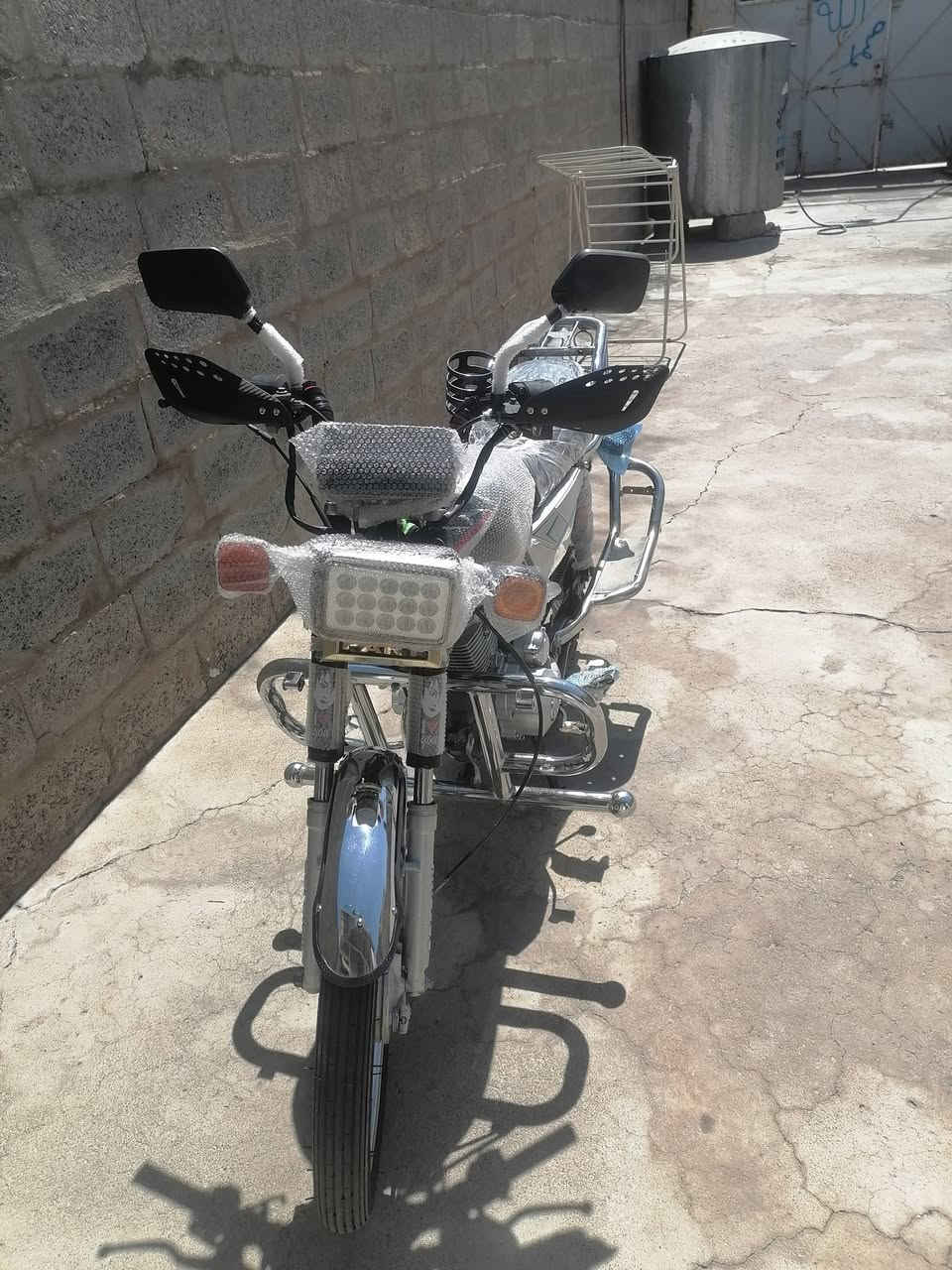 ماطور صاروخ مينة ١٥٠ منفيس اصلي كل عيب مابي ماطور بس باتري يراد سعره ٤٥٠ الف ومجال مستعجل ضروري مو شراي ليتعبني رقم واتساب ***********
