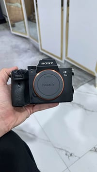 كاميرا سوني A7III • ١٢٨ جيجا • نظيفة