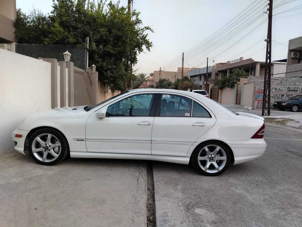 مارسيدس بينز AMG SPORT
الحجم C230
الموديل 2007
دهوك سنوية 2030
شرط التحويل
المكان الموصل
المحرك 6سلندر 🚀🚀
الكير اوتوماتيك
تبريد شرط ثلج 🥶🥶
غرفة جلد وضع شركة +كراسي كهربائي +تحكم كهربائي +خزن ميموري٠
ويل كب تو سايز رياضي أصلي شركة
أستيرن تحكم كهربائي
سلايت كهربائي فوول تحكم
السيارة فوول فوول مواصفات
برده خلفية كهربائي
السعر 107ورقة
المكان الموصل
***********
***********
