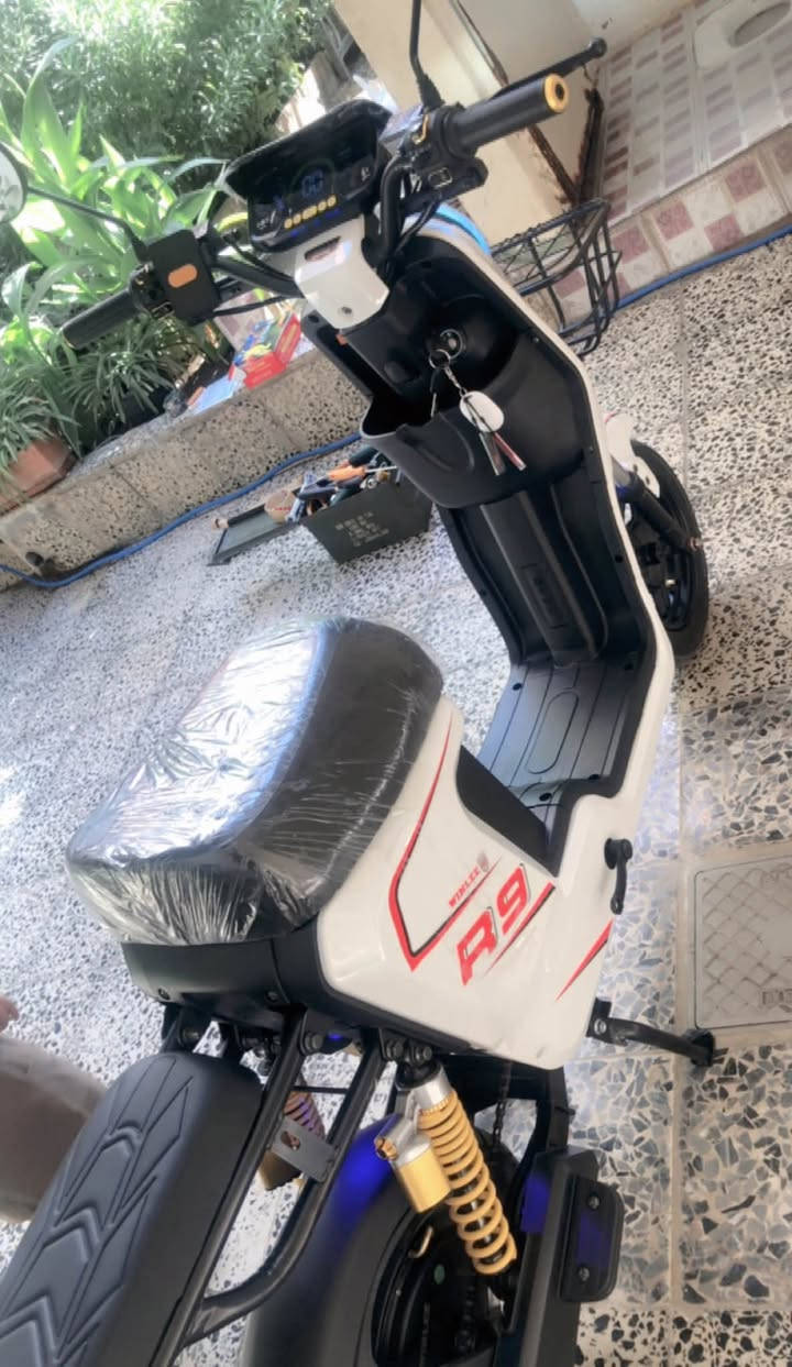 R9 • جديد • ٥ بطاريات