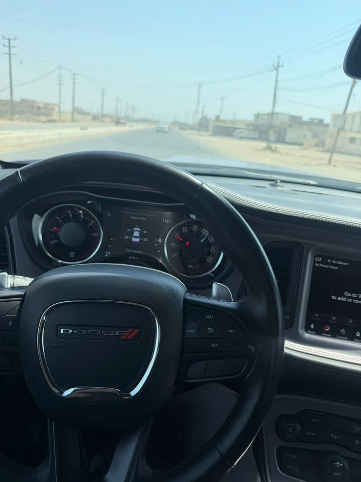 السلام عليكم البيع جالنجر مديل 2023 وارد امريكي حادثه جاملغ وبنيد فول عده الفتحه كشنات جلد تبريد كشنات شاشه جبيره ٨نمر شفتات ستيرن تشغيل عن بعد كامره ماشيه ٣٠ الف محرك ٦كير محرك تبريد كله شرط سياره مناقصها شي السعر ١٨٥ومجال العنوان البصرة المركز استفسار ***********
