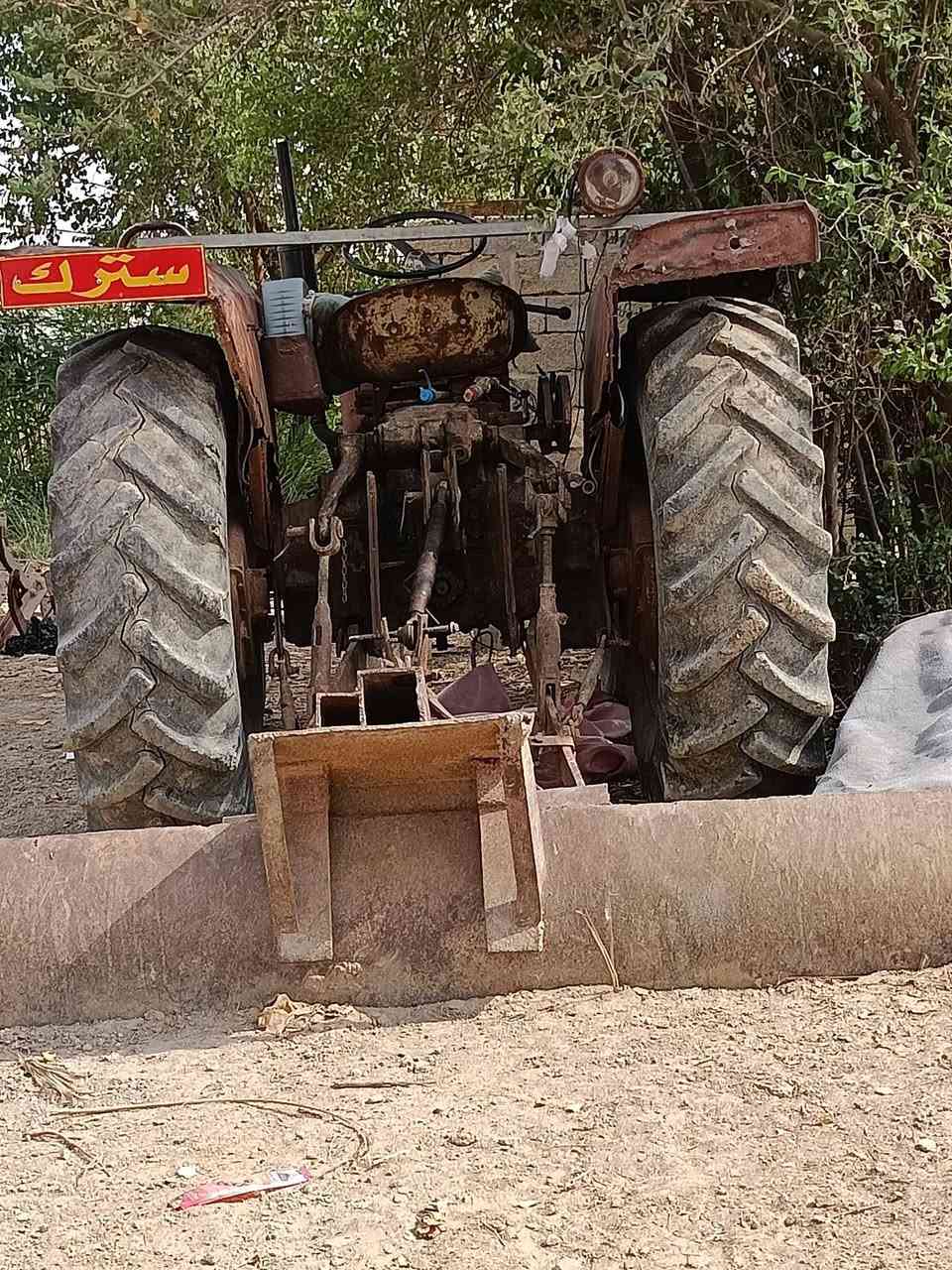 السلام عليكم عنتر 71موديل 81
بدون جاهز للكراب جهاز رفع جديد سلف كير محرك 
كعربائيات شغاله نضافه تكدر تكول 80/100
وراها خرماشه معدلان السعر 4مليون وبيه مجال شويه
ذي قار الرفاعي ***********
