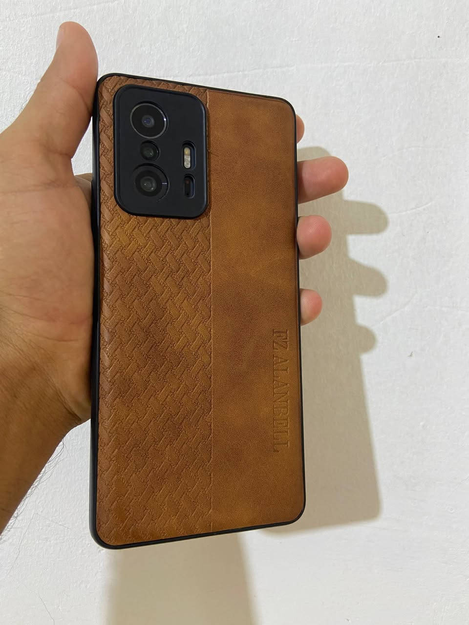 للمراوس | Xiaomi 11T Pro 5G  فلاكشيب
الذاكره 256 العشوائيه 12
- *المعالج*:  ببجي 90 فريم وبل تحديث صار يدعم 120 فريم 
- *الشاشة*: AMOLED 6.67 انش 120Hz HDR10+
- *البطارية*: 5000mAh + شحن خارق 120W 
- *الكاميرا*: 108MP AI Camera + تصوير 8K
- *اضافات*: سماعات ستيريو JBL + بصمة جانبية + IR

ملاحضه أمبدل ضهر فقط الباقي كله مكفول وما امبدل وعل فحص الله شاهد ملحقاته فقط لزكه مضلل بل شاشه وكفر فقط 
#### *السعر: 200الف 
*المكان*: بغداد - ابو غريب
*التواصل*: ‏‪***********‬‏ بي واتساب
. توصيل ماعندي❌

نص مكتوب في الصور:
- حول الهاتف Xiaomi HyperOS 1.0.22.0.UKDMIXM اسم الجهاز Xiaomi 11T Pro التخزين 256 ج.ب / 47.0 ج.ب إصدار نظام التشغيل 1.0.22.0.UKDMIXM إصدار Android 14 UKQ1.231207.002 تحديث أمان نظام Android 2025-08-01 المواصفات والمعلومات التفصيلية النسخ الاحتياطي والاستعادة إعادة ضبط إعدادات المصنع الشهادة