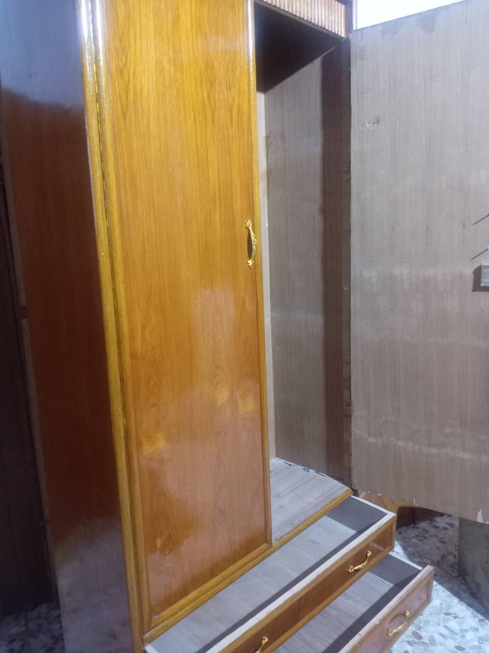 مكلف بلنشر كنتور بابين تسكام للبيع مكانه حله للاستفسار الاتصال بلرقم ***********
