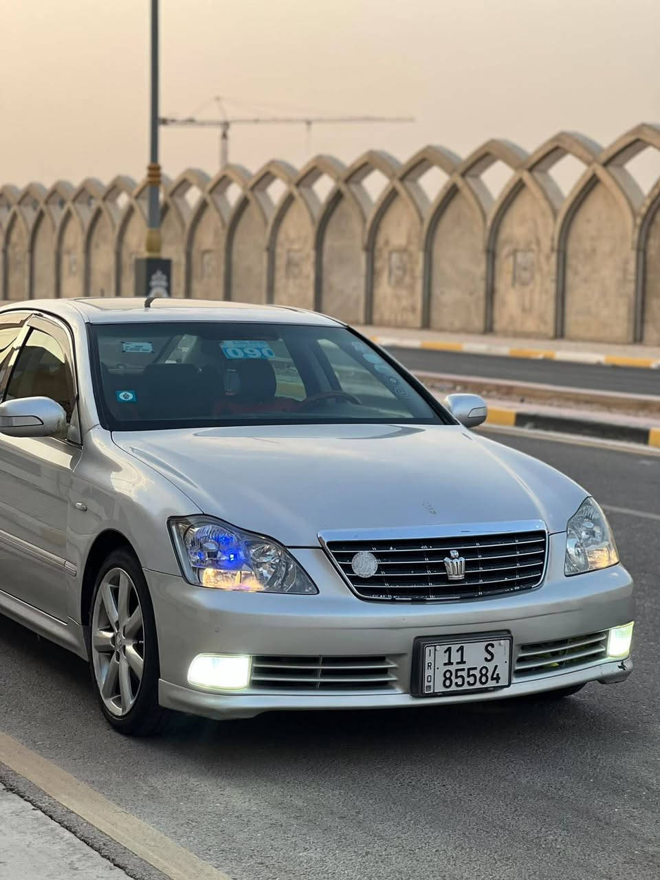 السلام عليكم كراون شاهينه للبيع 2004 السعر 115 اربع دكم فتحه بالقماره رقم الموبايل*********** @
